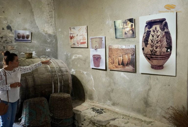 Santorini Highlights: 5-Hour Private Tour with Wine Tasting