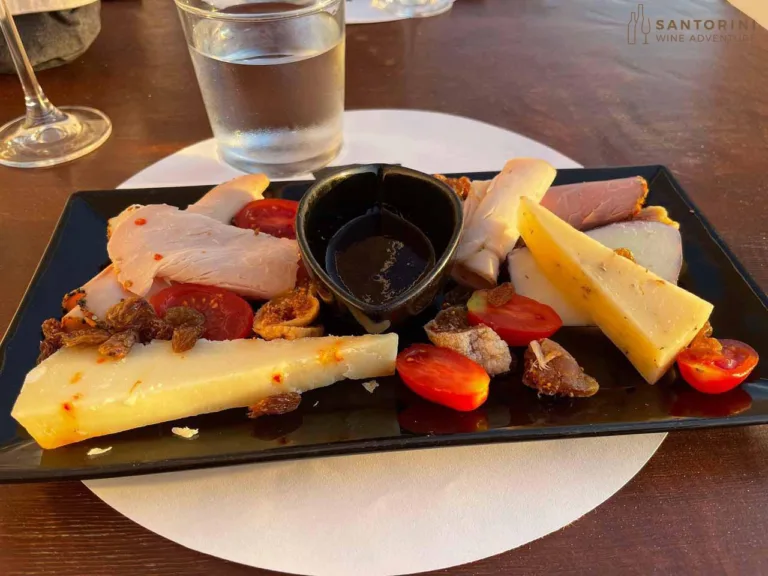 Private Tour: 5-Hour Private Santorini Wine Tour with Meal