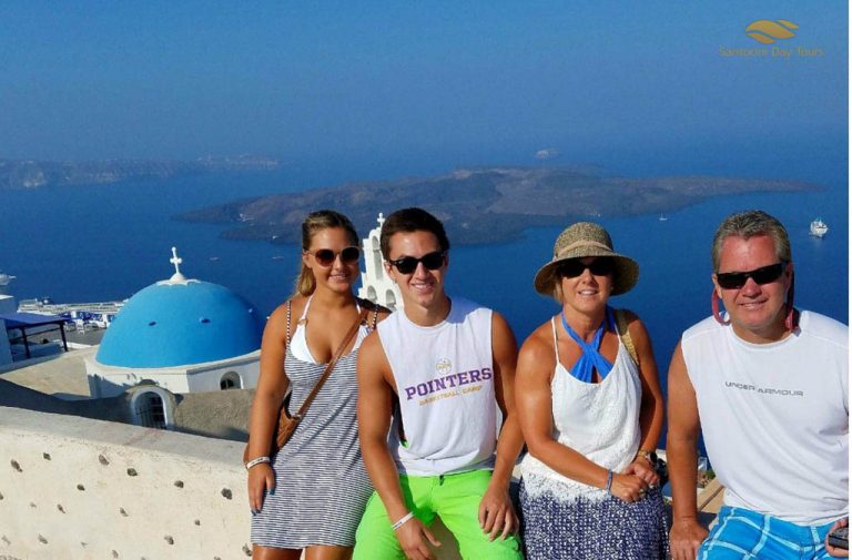Santorini Highlights: 5-Hour Private Tour with Wine Tasting