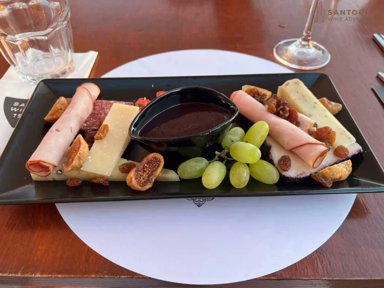 Private Tour: 5-Hour Private Santorini Wine Tour with Meal