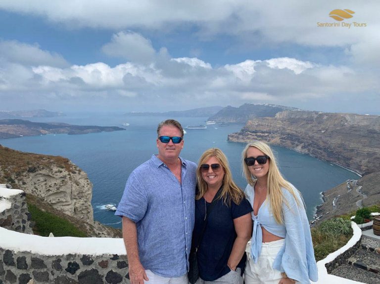 Santorini Highlights: 5-Hour Private Tour with Wine Tasting