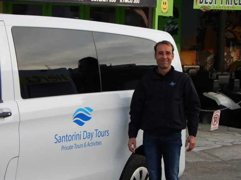 Santorini in a Day: 6-Hour Private Best of Santorini Tour