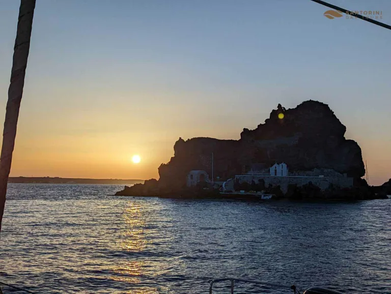 Luxury Santorini Sunset Cruise to Ammoudi Pier