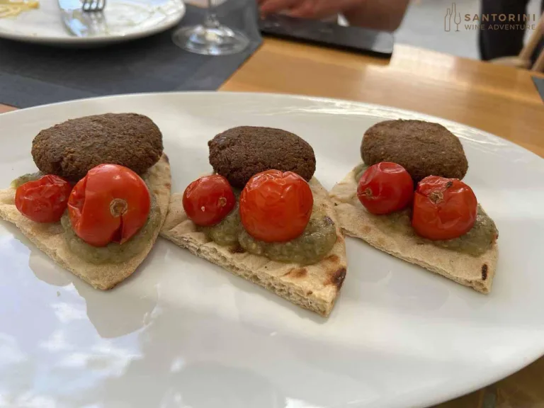 Private Tour: 5-Hour Private Santorini Wine Tour with Meal