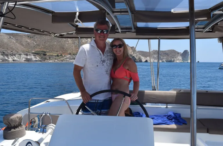 Santorini Cruise Port: 4-Hour Private Caldera Cruise with Luxury Catamaran