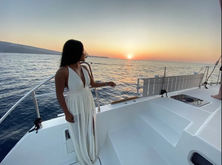 Santorini Cruise Port: 4-Hour Private Caldera Cruise with Luxury Catamaran