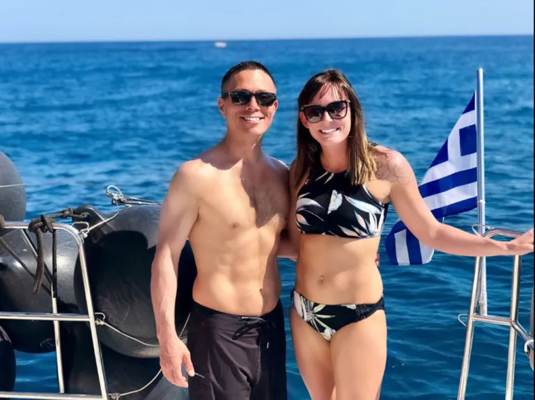 Santorini Cruise Port: 4-Hour Private Caldera Cruise with Luxury Catamaran