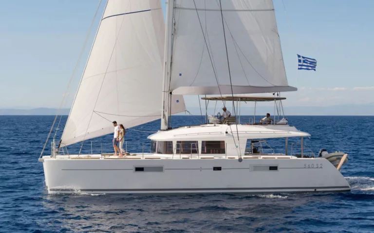 Santorini Cruise Port: 4-Hour Private Caldera Cruise with Luxury Catamaran