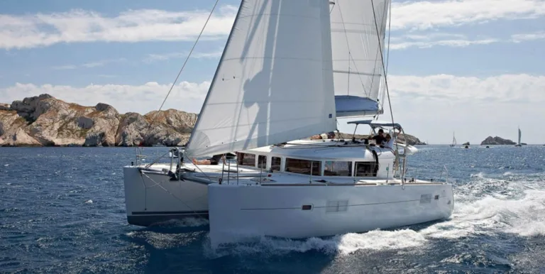 Santorini Cruise Port: 4-Hour Private Caldera Cruise with Luxury Catamaran