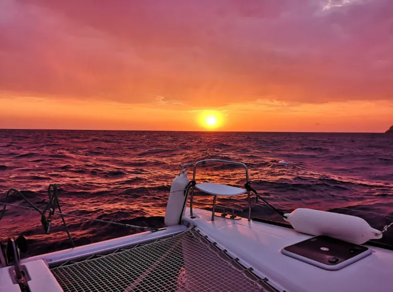 Santorini Cruise Port: 4-Hour Private Caldera Cruise with Luxury Catamaran