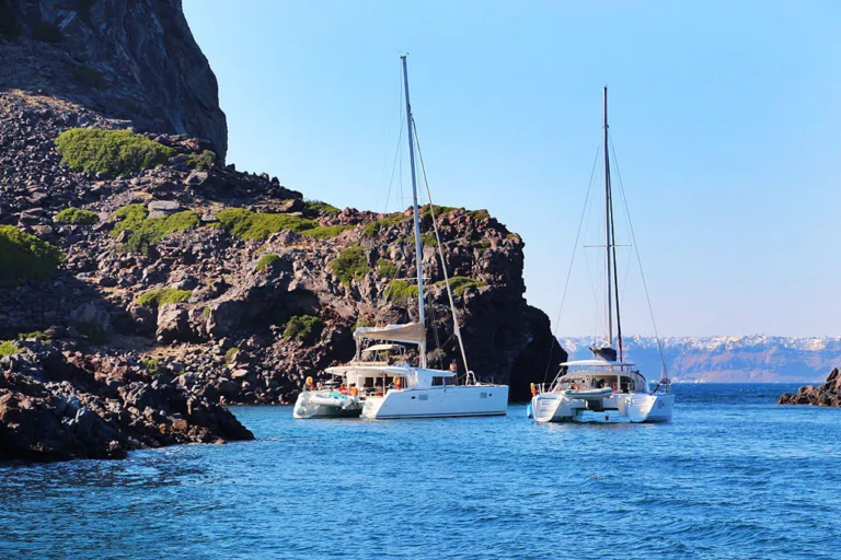 Santorini Boat Tour: Luxury Morning Cruise from Ammoudi Pier
