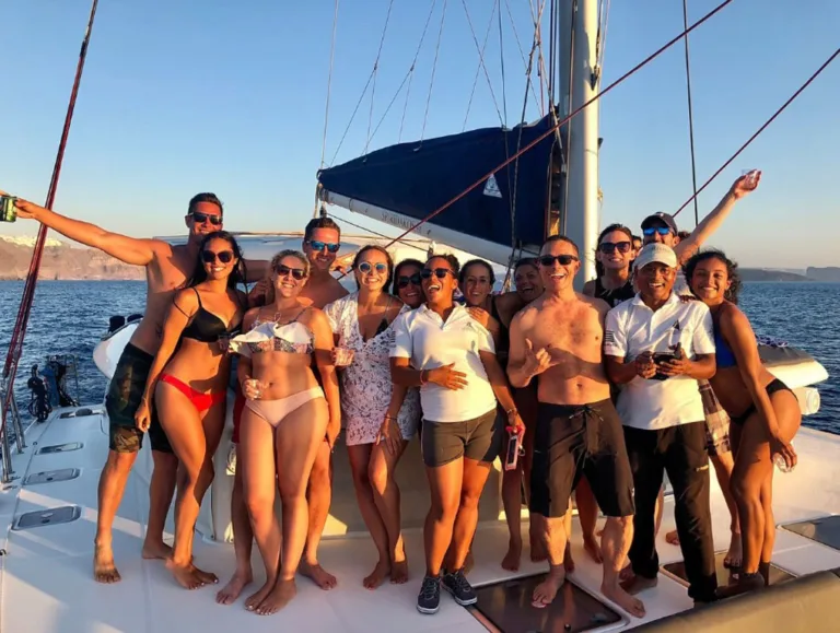Santorini Boat Tour: Luxury Morning Cruise from Ammoudi Pier