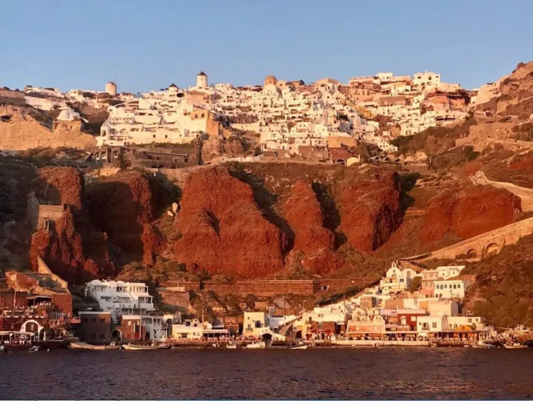 Santorini Boat Tour: Luxury Morning Cruise from Ammoudi Pier