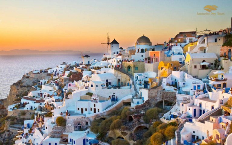 Santorini Highlights: 5-Hour Private Tour with Wine Tasting