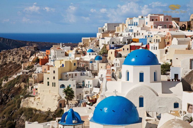Santorini in a Day: 6-Hour Private Best of Santorini Tour